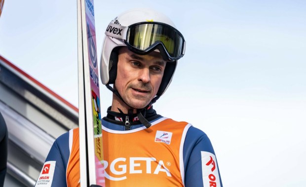 Polacy poza podium w Oberstdorfie. Kuriozalne sceny na skoczni