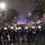 Polacy protestowali przeciw zakazowi aborcji. Przepychanki i zatrzymania w Warszawie [RELACJA]