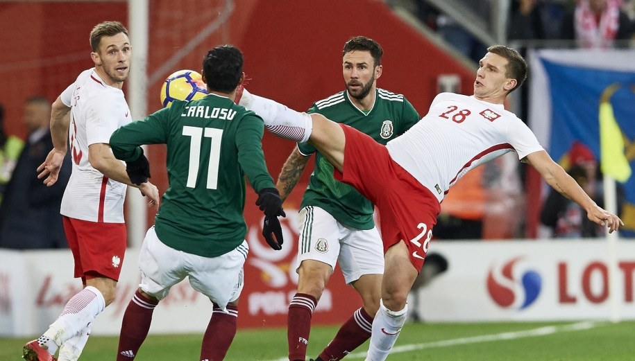 Polacy przegrali z Meksykanami 0:1 /Adam Warżawa /PAP