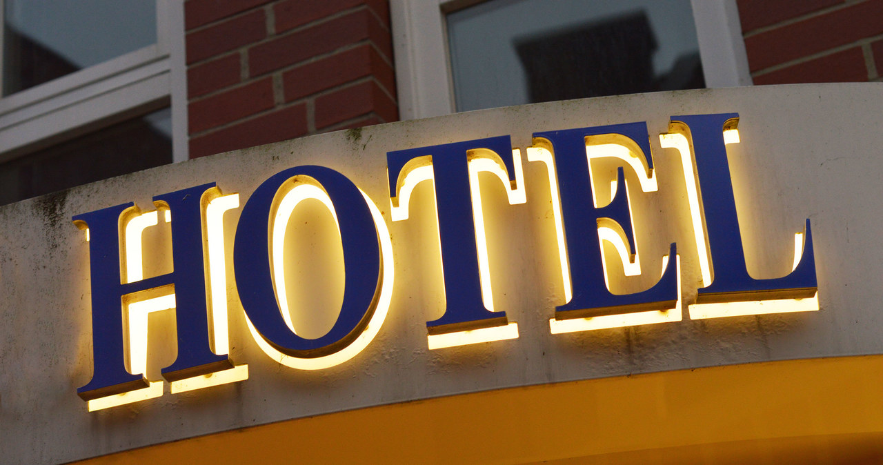 Polacy rezerwują pobyty hotelowe /123RF/PICSEL