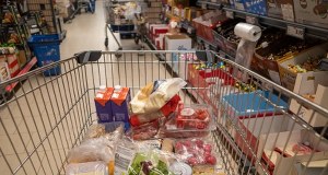 Polacy ruszą na przedświąteczne zakupy? Dziś niedziela handlowa