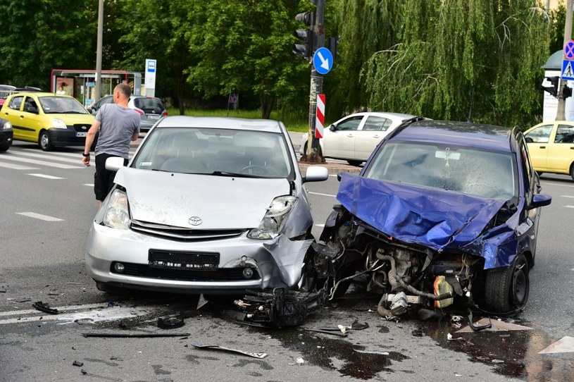 Polacy są winni UFG ogromne pieniądze /Artur Zawadzki /East News