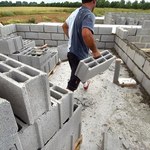 Polacy sami budują domy
