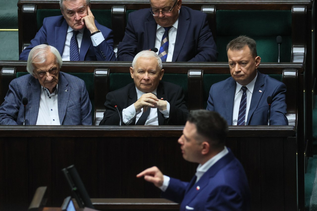 Polacy sceptyczni wobec koalicji PiS i Konfederacji. Mamy najnowszy sondaż