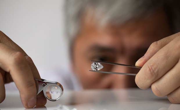 Polacy stracili fortunę. Diamentowa inwestycja okazała się piramidą