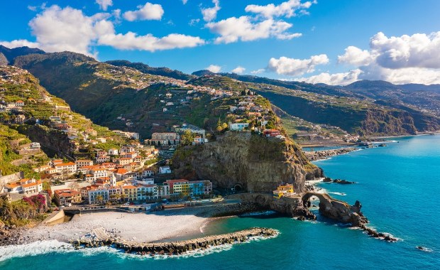 Polacy szturmują kolejny kierunek. Już nie tylko Turcja i Egipt