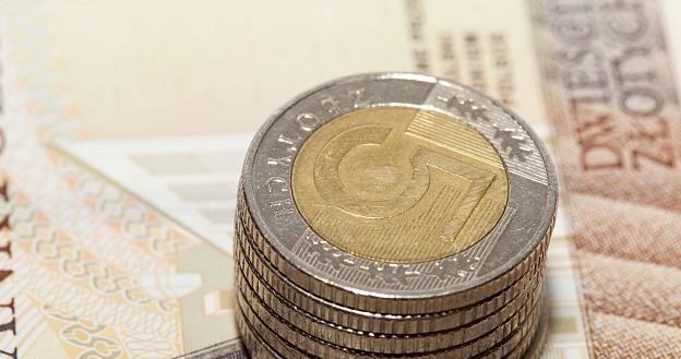 Polacy wciąż likwidują lokaty bankowe /&copy;123RF/PICSEL