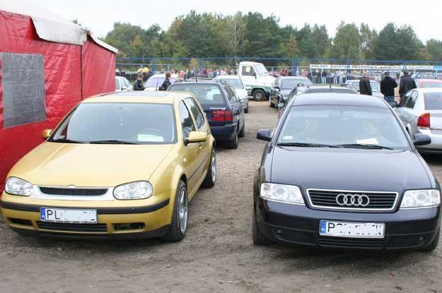 Polacy wolą kupować auta za gotówkę /INTERIA.PL