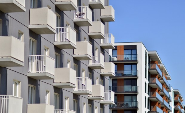 Polacy wśród najbardziej poszkodowanych przez wzrost cen mieszkań. UE szuka ratunku