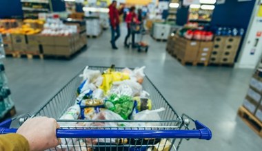 Polacy wydają mniej, sprzedaż spada. "Horyzont jest mglisty"