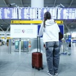 Polacy wyrzucają paragony za walizki. Na lotnisku może być problem