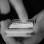 Polacy wysyłają coraz mniej SMS-ów