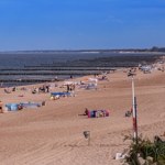 Polacy zmieniają upodobania. Przez konflikt na Bliskim Wschodzie liczba krajowych rezerwacji rośnie