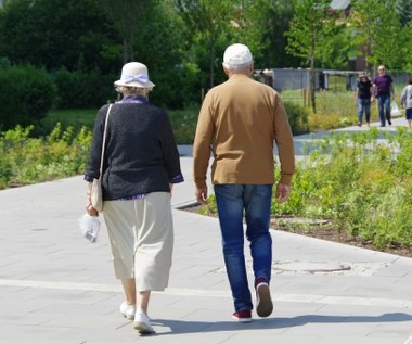 Polacy żyją coraz dłużej. Dane GUS nie pozostawiają złudzeń, gorzka pigułka dla przyszłych emerytów