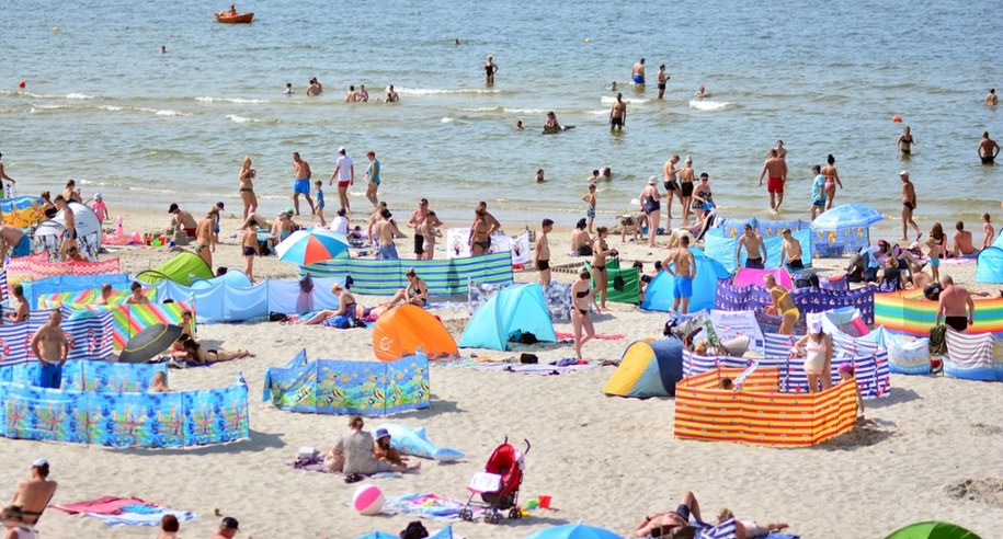Polacy zyskają prawo do 26 dni urlopu rocznie dzięki zmianom w zasadach liczenia stażu pracy od 2026 roku /Shutterstock