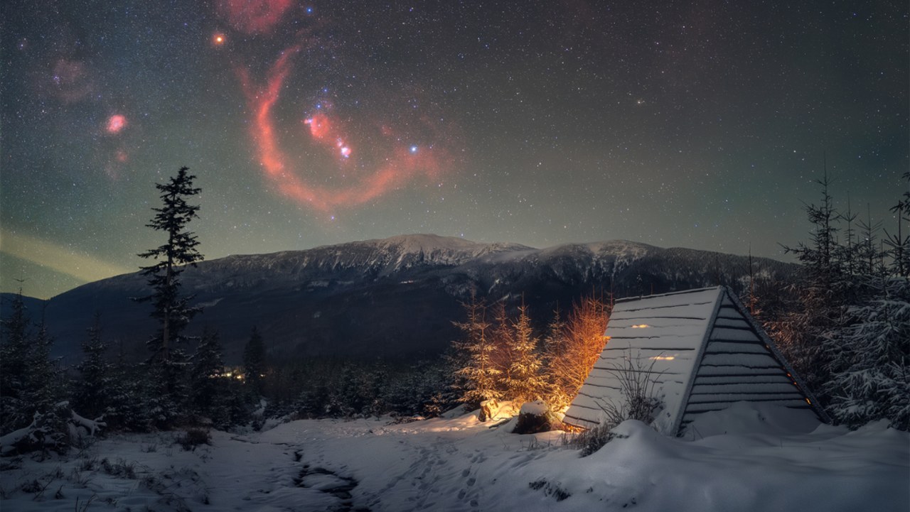 Polak autorem zdjęcia dnia NASA. Przedstawia niebo nad Babią Górą