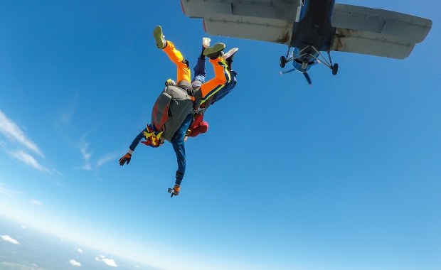 Polak i Ukrainiec wyskoczyli ze spadochronami. Zderzyli się w powietrzu