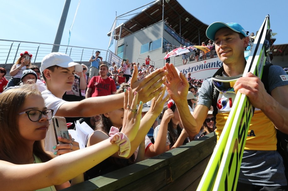 Polak Kamil Stoch po wygranym konkursie Letniej Grand Prix w skokach narciarskich w Wiśle /Grzegorz Momot /PAP