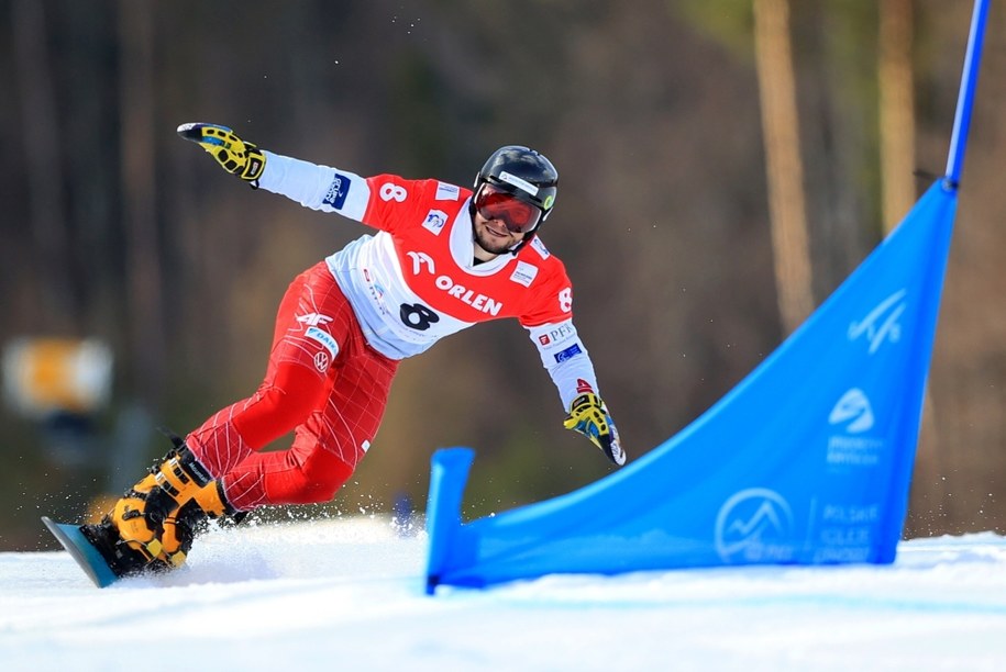 Polak Oskar Kwiatkowski podczas zawodów snowboardowego Pucharu Świata w slalomie gigancie równoległym //Łukasz Gągulski /PAP