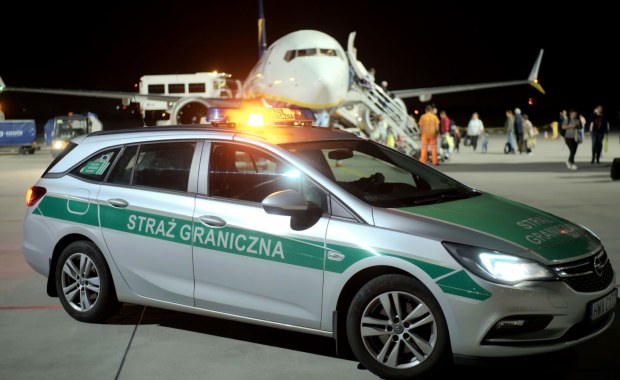Polak poszukiwany czerwoną notą Interpolu wpadł na lotnisku w Jasionce