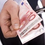 Polak wiózł w walizkach prawie milion euro