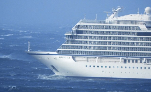 Polak wśród członków załogi Viking Sky. Ewakuowano blisko pół tysiąca osób