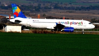 Polak zapłaci 130 tysięcy zł kary za fałszywy alarm bombowy w samolocie