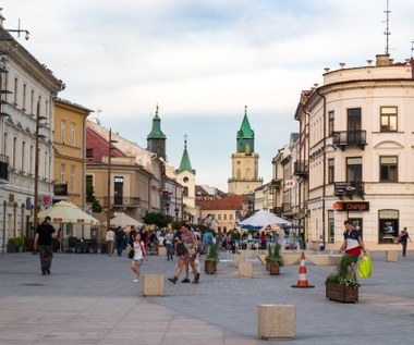 Polaków ubywa. Ujemne saldo migracji i więcej zgonów niż urodzeń 