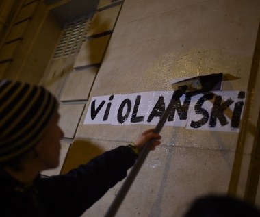 Polański w czwartek, 27 lutego, zapowiedział, że o obawie przed protestem feministek nie będzie uczestniczył w 45. ceremonii wręczania Cezarów. Podkreślił, że obawia się publicznego linczu i musi przed wszystkim chronić swoją rodzinę.