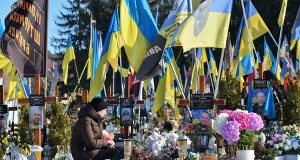 Pole Marsowe zapełnione mogiłami wojennymi. Relacja RMF FM ze Lwowa