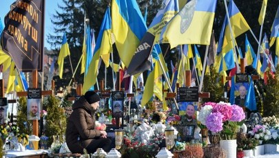 Pole Marsowe zapełnione mogiłami wojennymi. Relacja RMF FM ze Lwowa