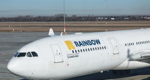 ​"Polecą tylko puste maszyny". Biura podroży zawieszają loty