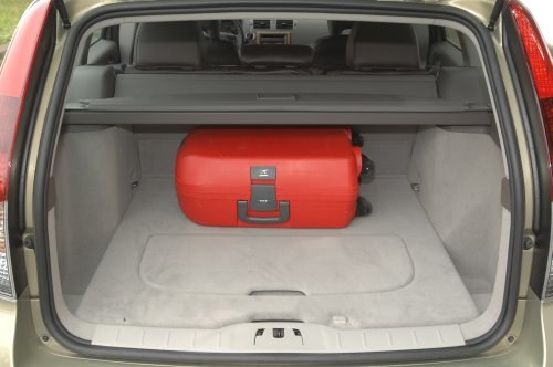 Polecamy wersję kombi – ma praktyczny bagażnik o pojemności 492 l. /Motor