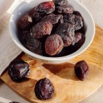 Polecany seniorom, bo dba o stawy, oczy i ciśnienie. Można jeść jako suszoną przekąskę lub pastę