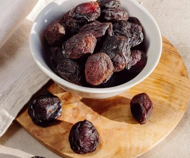 Polecany seniorom, bo dba o stawy, oczy i ciśnienie. Można jeść jako suszoną przekąskę lub pastę