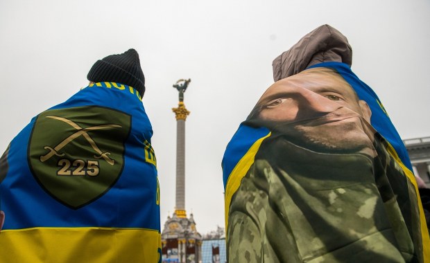 Polegli wracają na Ukrainę. Kijów odzyskał ciała ponad tysiąca żołnierzy