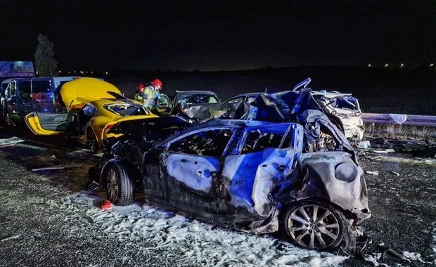 Policja apeluje do świadków koszmarnego karambolu na S7