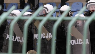 Policja bije dla premii?