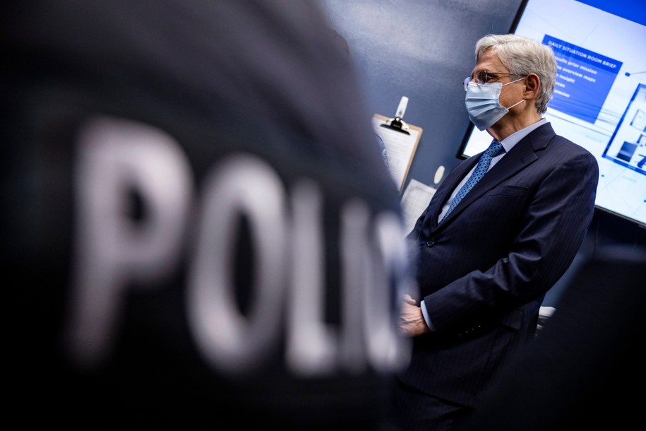 Policja chicagowska /SAMUEL CORUM / POOL /PAP/EPA