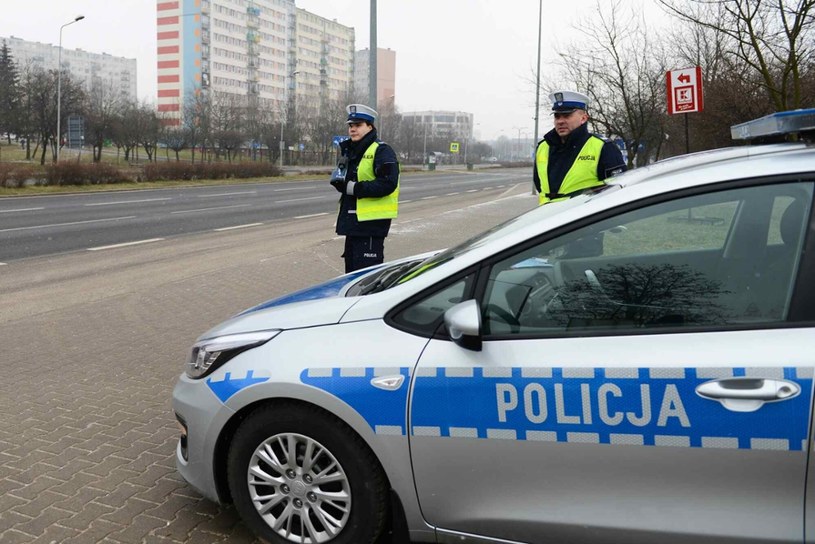 Policja dokonuje kontroli prędkości /Adam STASKIEWICZ/East News /East News