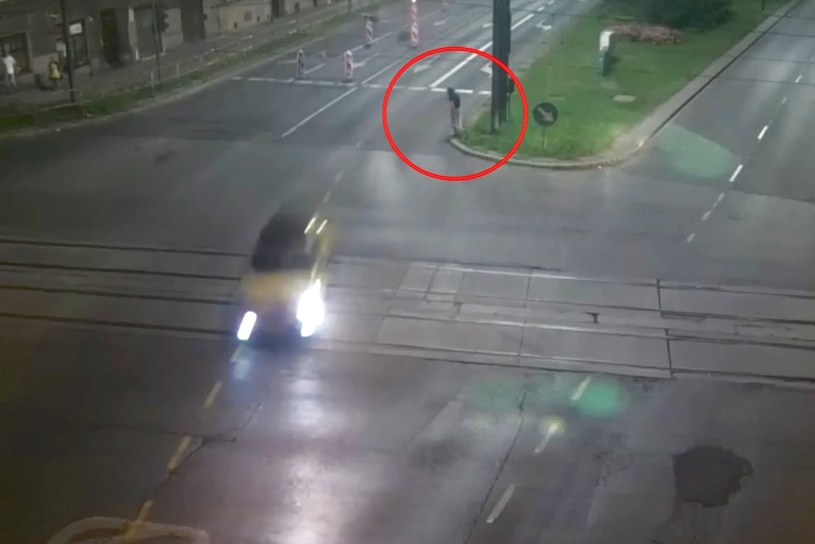 Policja dotarła do świadka tragicznego wypadku Megane RS w Krakowie. Mężczyzna zostanie przesłuchany /Telewizja Kraków /