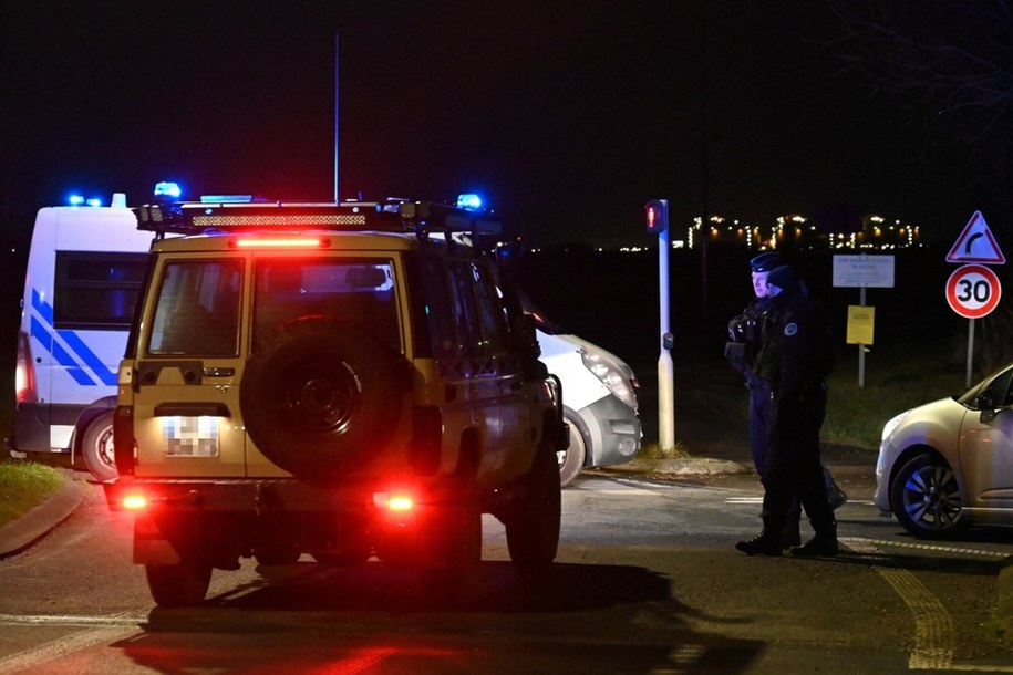 Policja francuska na miejscu zbrodni koło Dunkierki /Bernard BARRON/AFP /East News