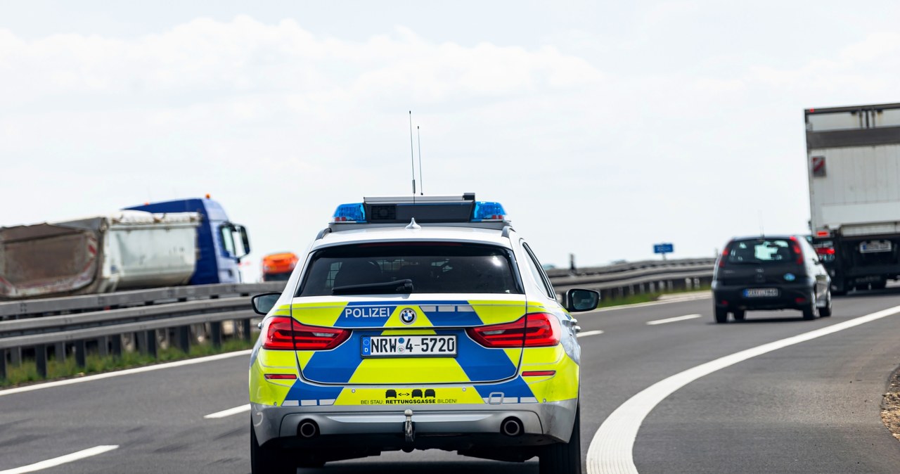 Policja jedzie przed tobą slalomem? To ważny komunikat /123RF/PICSEL