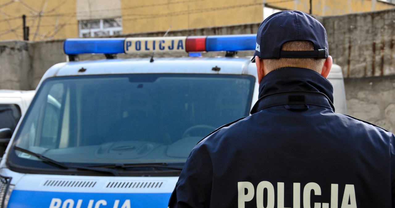 Policja kontroluje przed wyjazdem na wakacje. Wystarczy jeden telefon. /123RF/PICSEL
