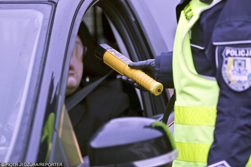 Policja ma możliwość wykrywania narkotyków u kierowcy /Piotr Jędzura /Reporter