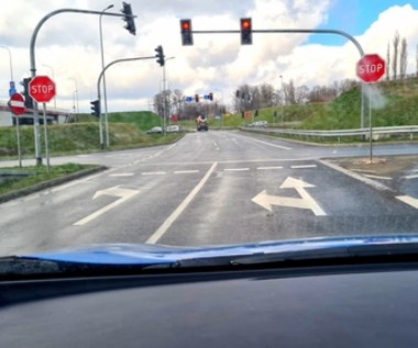 Policja ma rację, urzędnicy też. Tylko my nie mamy. I czytelnicy. A jak ktoś tam zginie...?