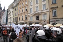Policja musiała interweniować na marszu tolerancji w Krakowie