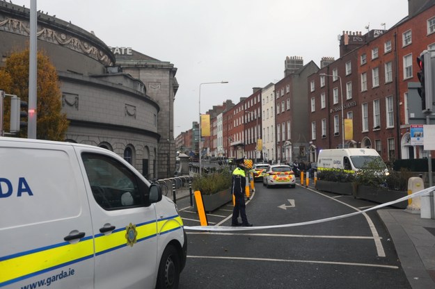 Policja na miejscu ataku nożownika w Dublinie /MOSTAFA DARWISH /PAP/EPA