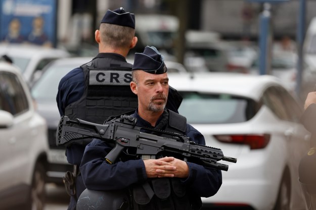 Policja na miejscu ataku w Arras /LUDOVIC MARIN / POOL /PAP/EPA