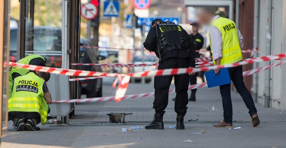 Policja na miejscu eksplozji /PAP/Maciej Kulczyński  /PAP